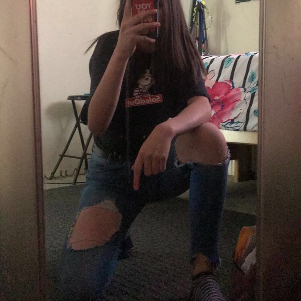 Meet your Posher, Lealah